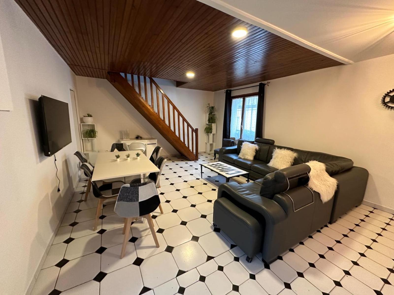 Agreable Appartement Dans Une Maison Saint-Denis (Seine-Saint-Denis) Exterior foto