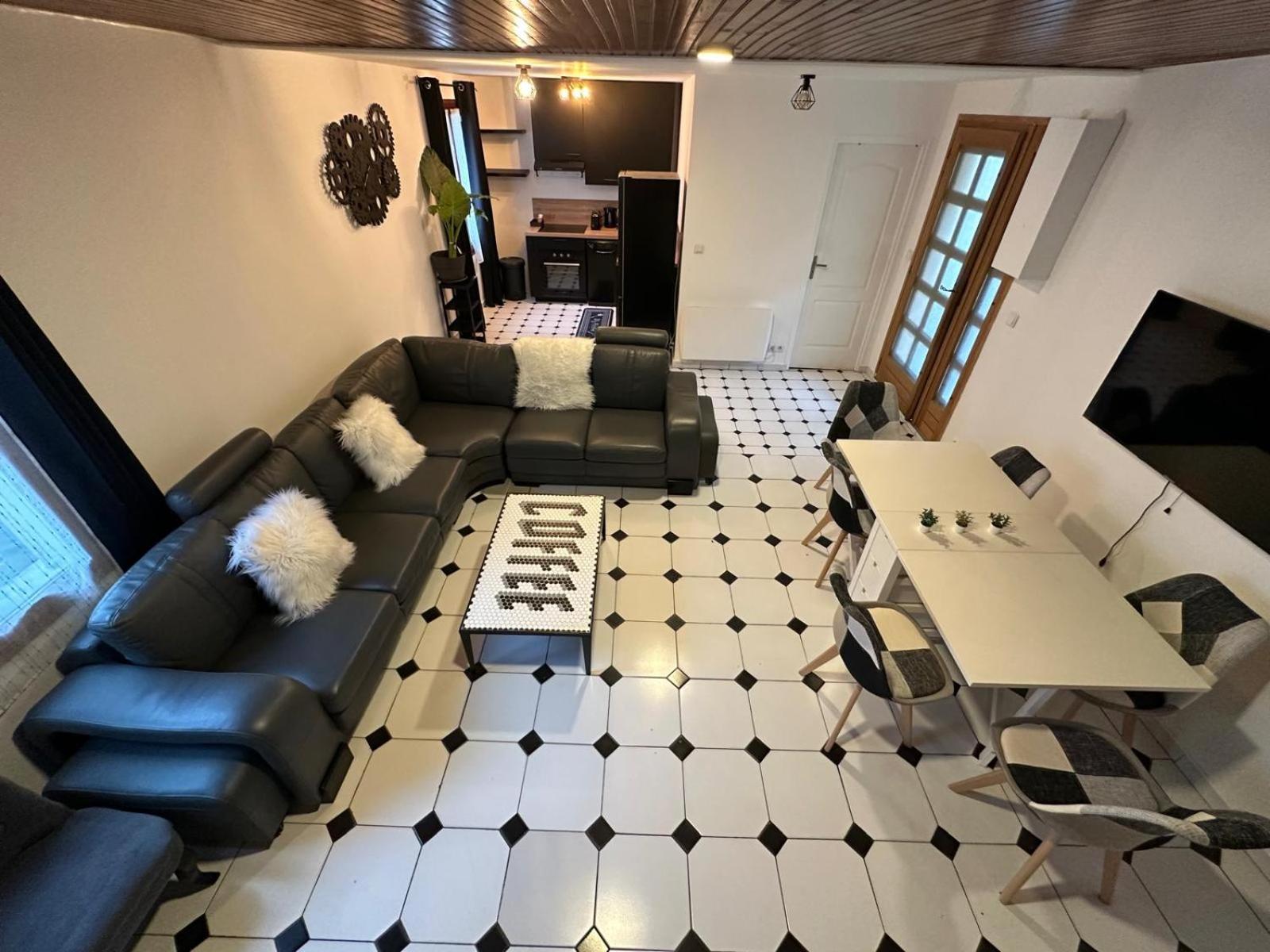 Agreable Appartement Dans Une Maison Saint-Denis (Seine-Saint-Denis) Exterior foto